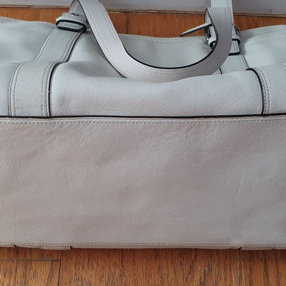 White Vintage COACH Large Tote Leather Bag (No. K0669-F10288) - Picture 5 of 8